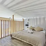 Superb 3-bedroom Flat Near The Moulin Rouge And Montmartre